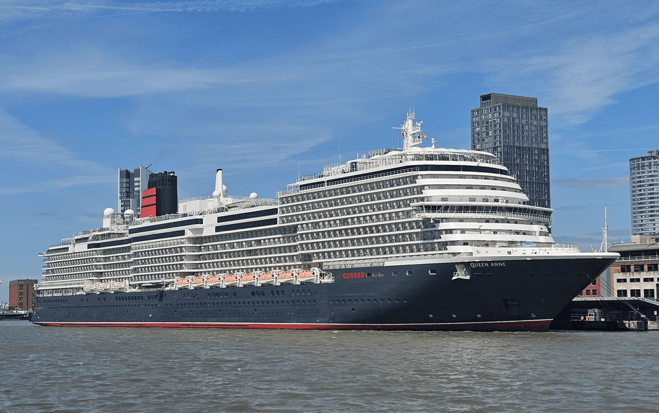 MS Queen Anne (photo)